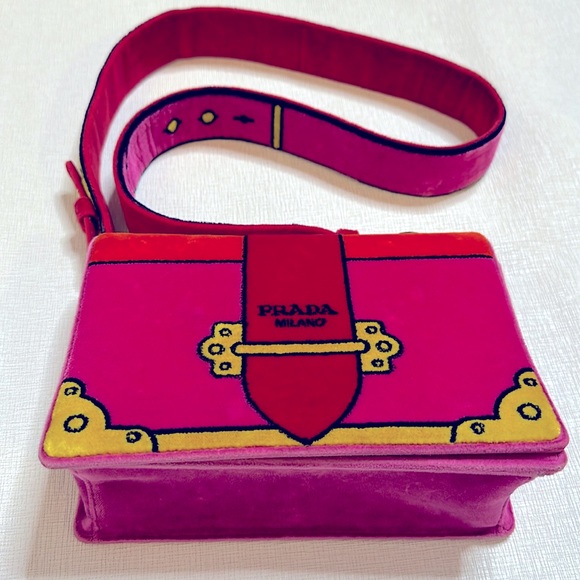 🔥SOLD🔥Prada Trompe L’oeil Velvet Cahir Bag -Fuchsia WITH ENTRUPY COA! - Picture 5 of 13